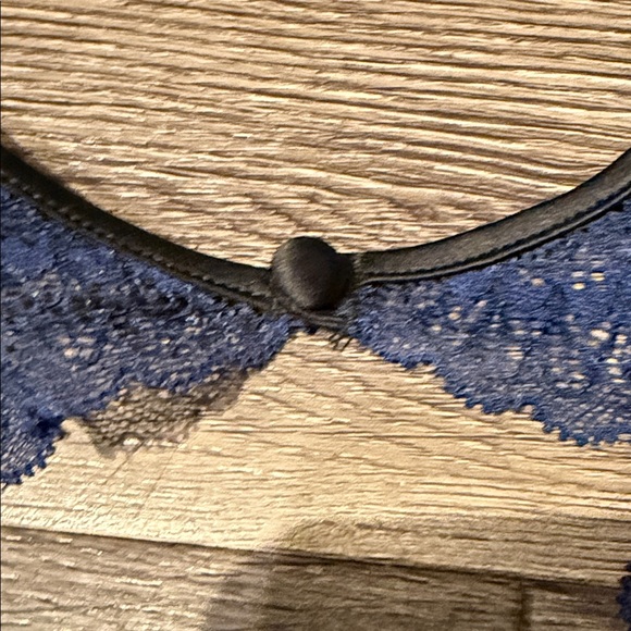 Elegant Lace Deep V-Neck Teddy Bodysuit - Blue - Picture 4 of 8